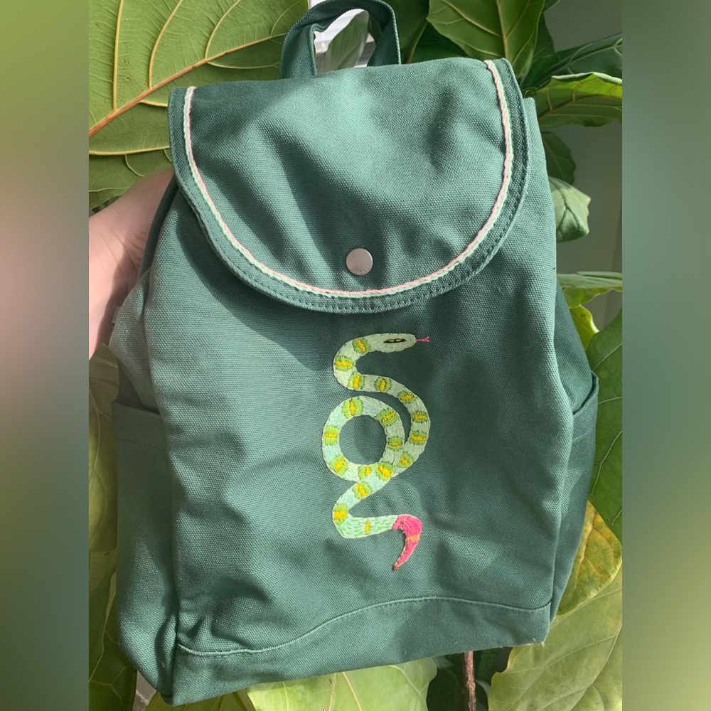 BAGGU - Teal green snake snap backpack - Hand embroidery - New with Tags - Picture 2 of 12